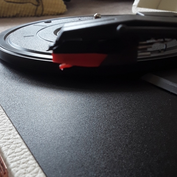 Ridiculously cute crosley record player - Picture 6 of 10